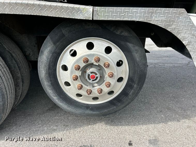 image for item ET3373 2017 Etnyre live bottom trailer