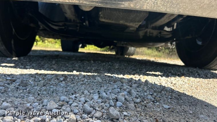 image for item ET3492 2020 Peterbilt 579 semi truck