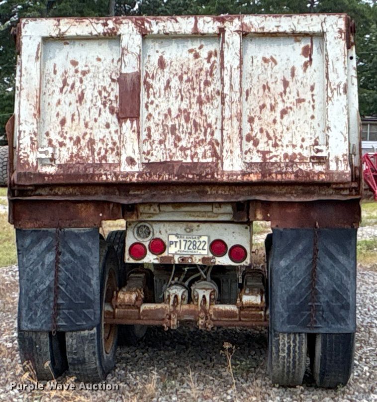 image for item ET7027 1985 HIBT End dump trailer