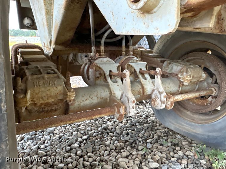 image for item ET7027 1985 HIBT End dump trailer