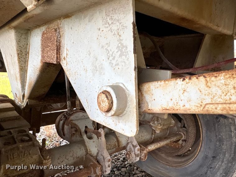 image for item ET7027 1985 HIBT End dump trailer