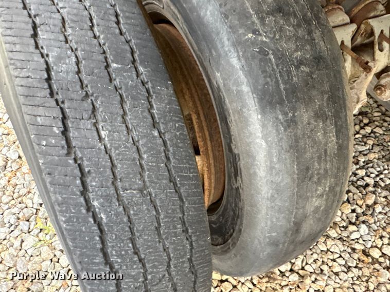 image for item ET7027 1985 HIBT End dump trailer