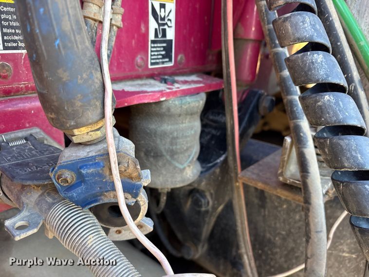 image for item ET7184 2005 Peterbilt 387 semi truck