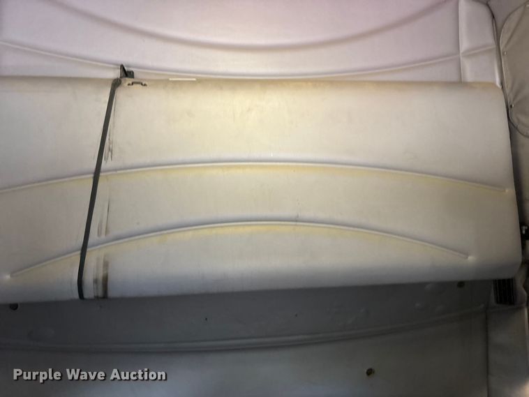 image for item ET7184 2005 Peterbilt 387 semi truck