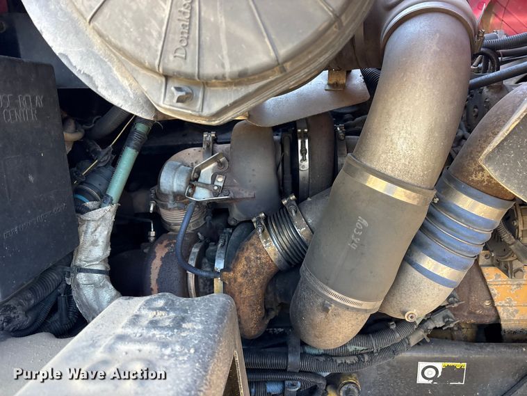 image for item ET7184 2005 Peterbilt 387 semi truck