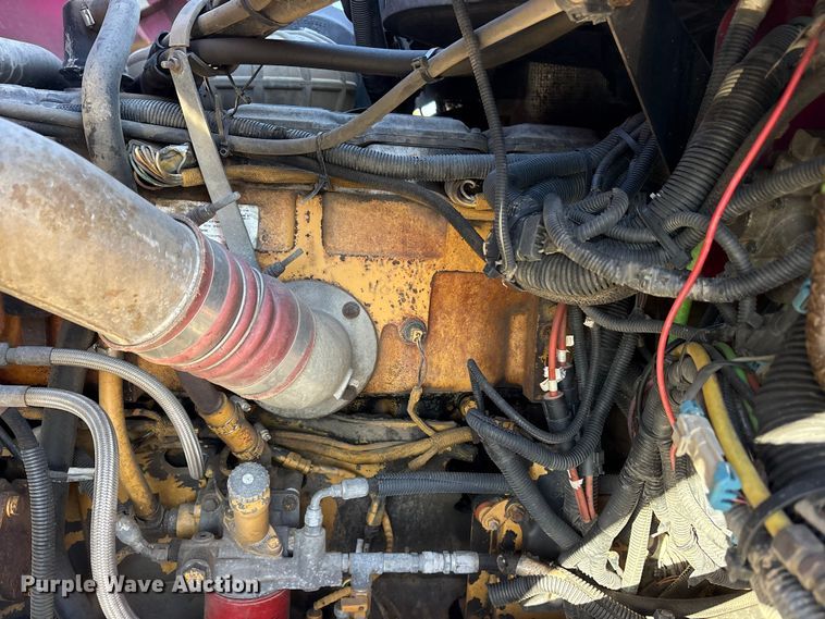 image for item ET7184 2005 Peterbilt 387 semi truck