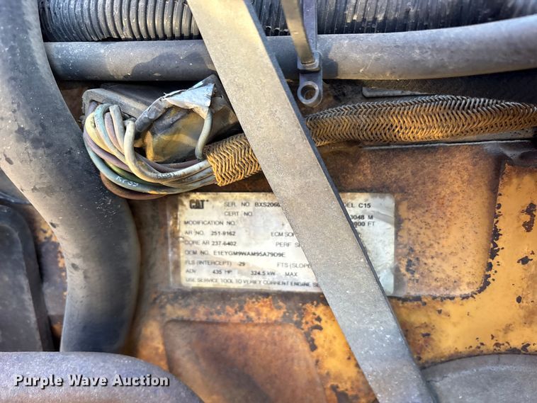 image for item ET7184 2005 Peterbilt 387 semi truck