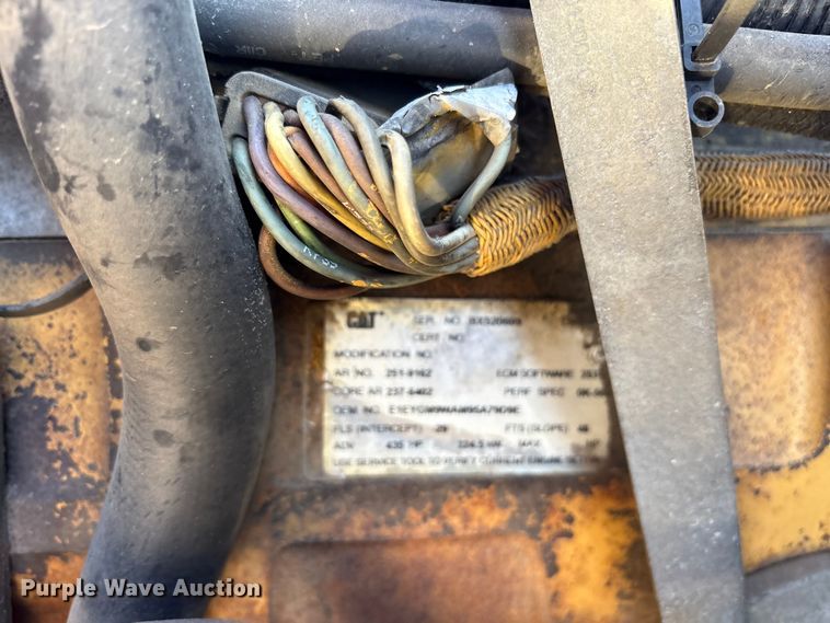 image for item ET7184 2005 Peterbilt 387 semi truck