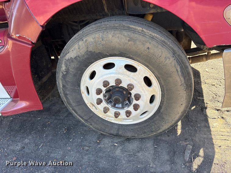 image for item ET7184 2005 Peterbilt 387 semi truck