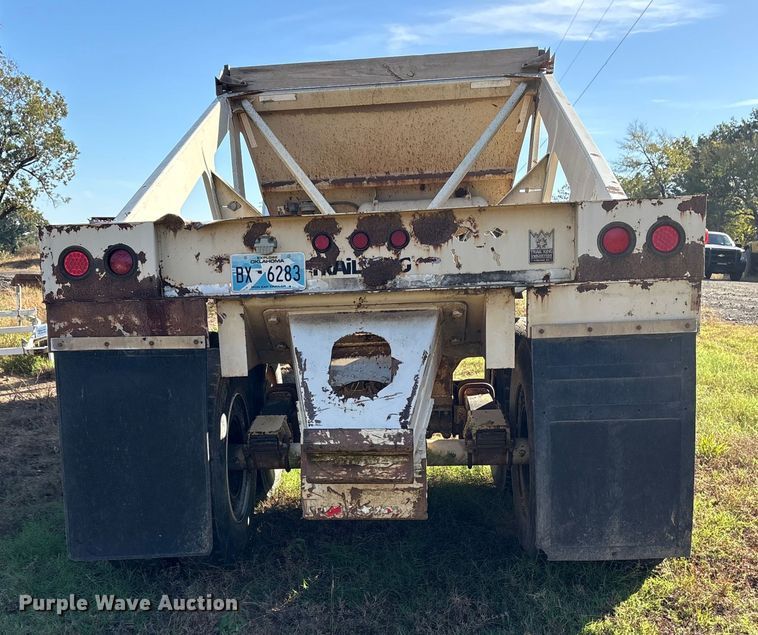 image for item ET7185 2006 Trail King TKBD22-402 bottom dump trailer