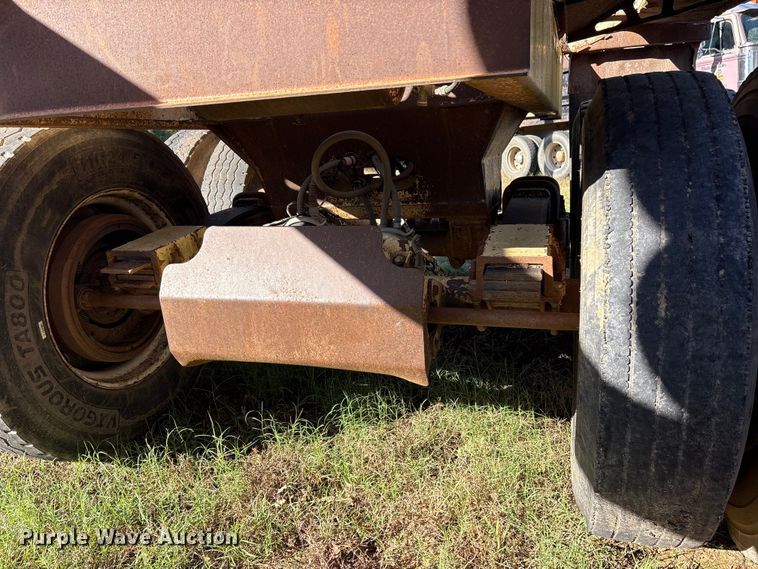 image for item ET7185 2006 Trail King TKBD22-402 bottom dump trailer