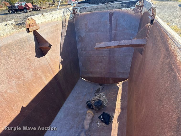 image for item ET7185 2006 Trail King TKBD22-402 bottom dump trailer