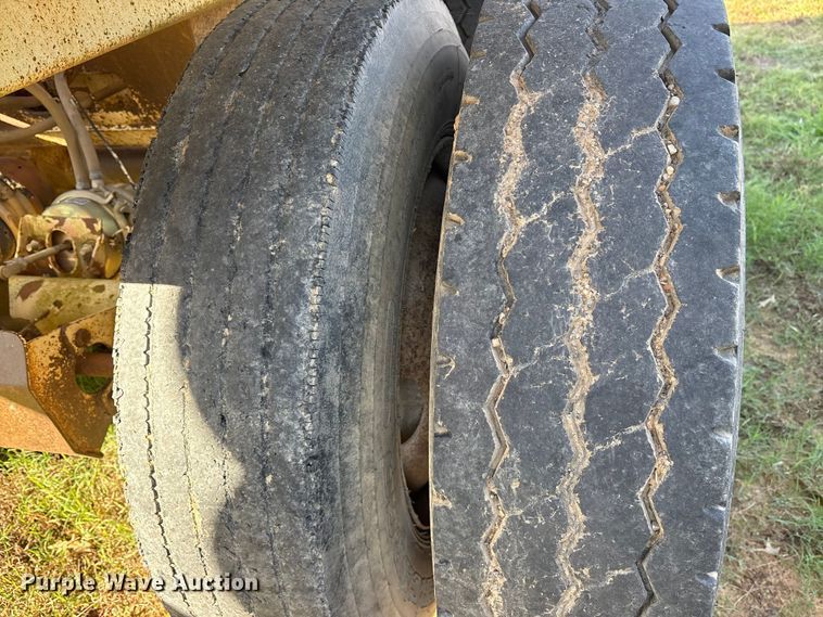 image for item ET7185 2006 Trail King TKBD22-402 bottom dump trailer