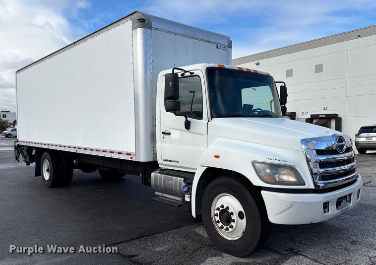 image for item ET8584 2017 Hino 268 box truck