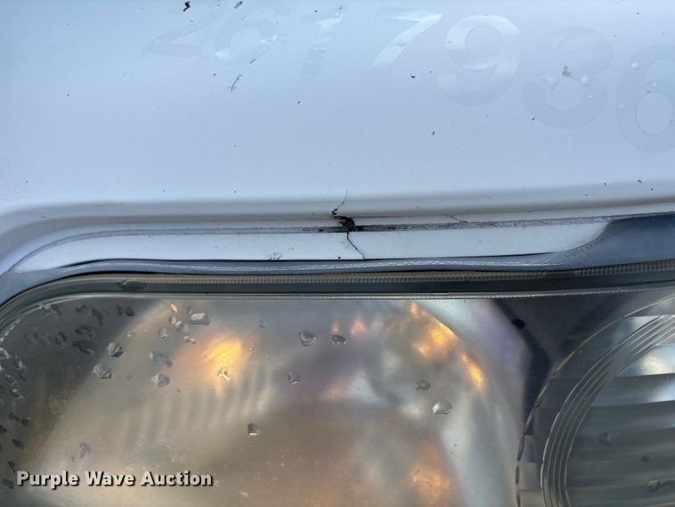 image for item ET8584 2017 Hino 268 box truck