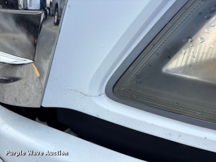 image for item ET8584 2017 Hino 268 box truck