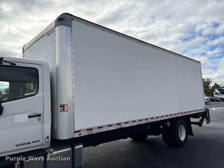 image for item ET8584 2017 Hino 268 box truck