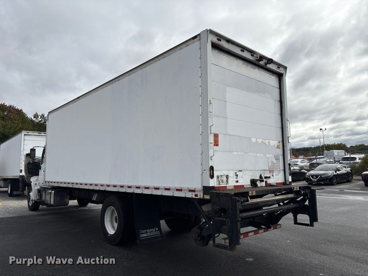 image for item ET8584 2017 Hino 268 box truck