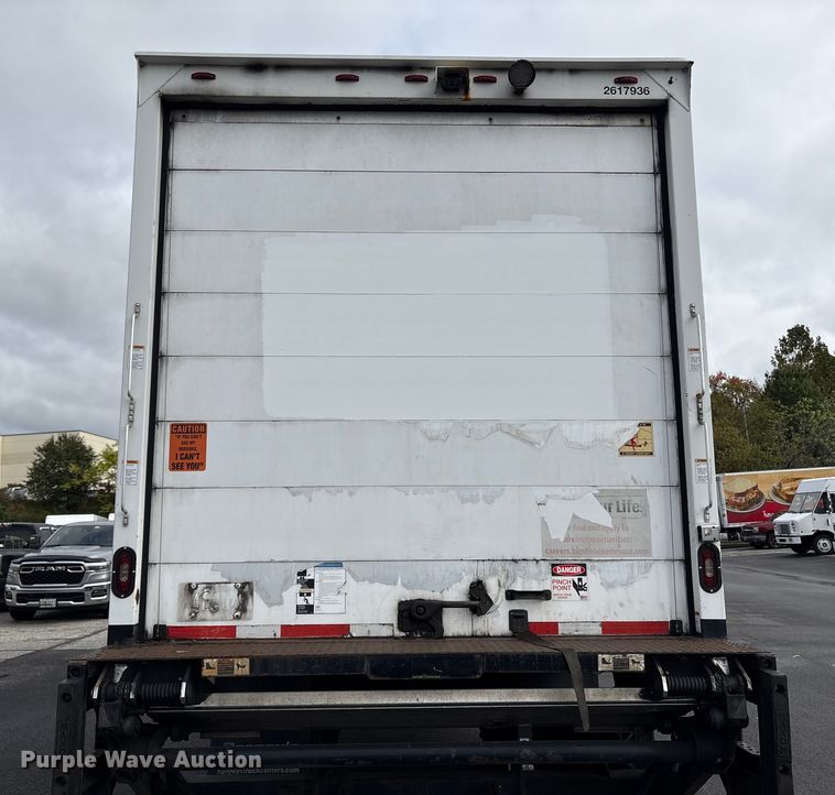 image for item ET8584 2017 Hino 268 box truck