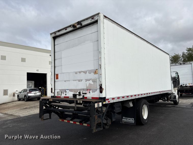 image for item ET8584 2017 Hino 268 box truck