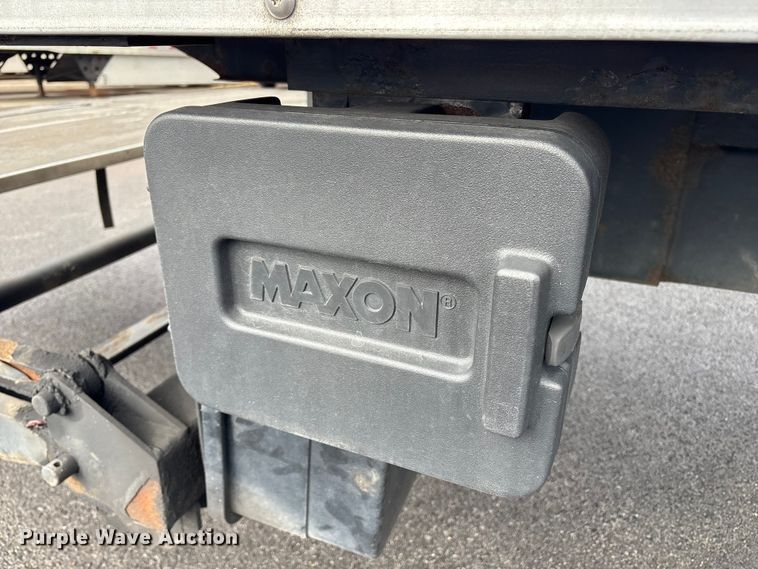 image for item ET8584 2017 Hino 268 box truck