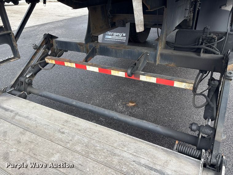 image for item ET8584 2017 Hino 268 box truck