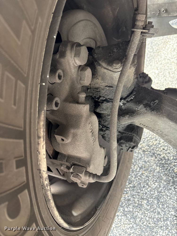 image for item ET8584 2017 Hino 268 box truck