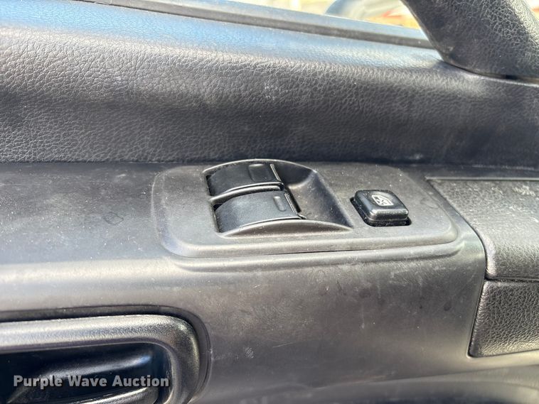 image for item ET8584 2017 Hino 268 box truck