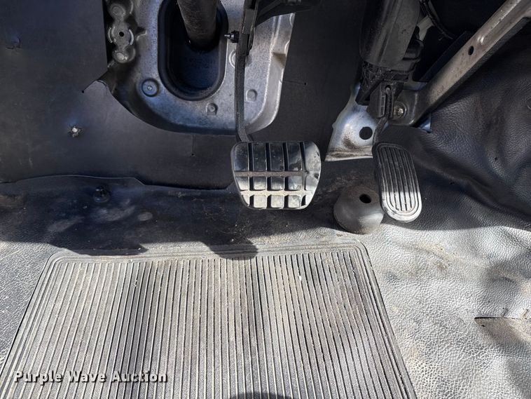 image for item ET8584 2017 Hino 268 box truck