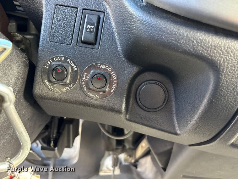 image for item ET8584 2017 Hino 268 box truck