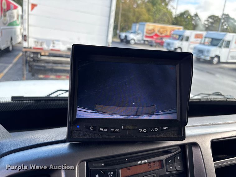 image for item ET8584 2017 Hino 268 box truck