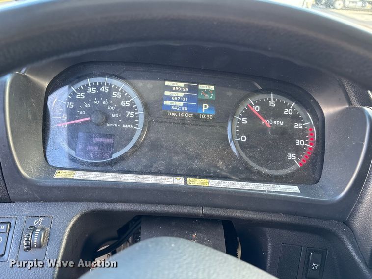 image for item ET8584 2017 Hino 268 box truck