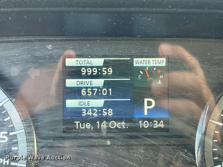 image for item ET8584 2017 Hino 268 box truck