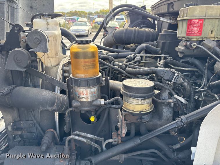 image for item ET8584 2017 Hino 268 box truck