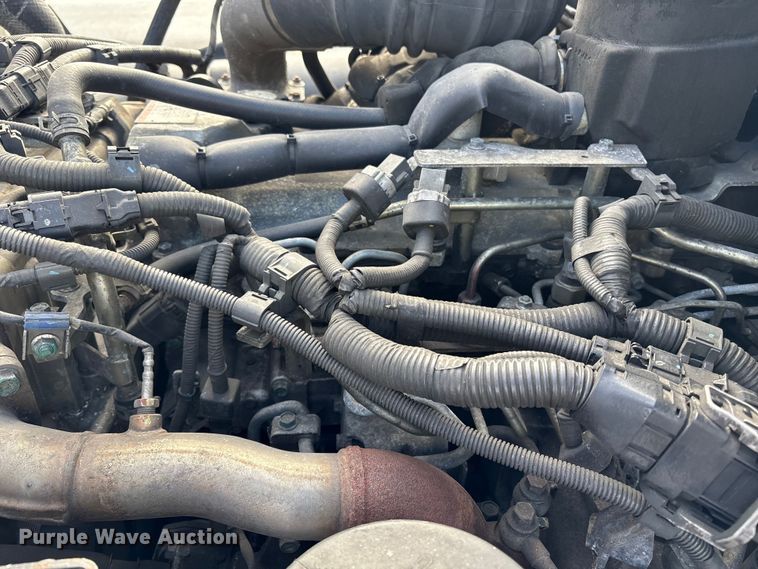 image for item ET8584 2017 Hino 268 box truck