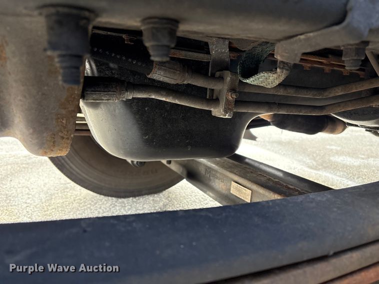 image for item ET8584 2017 Hino 268 box truck