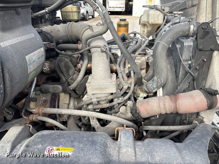 image for item ET8584 2017 Hino 268 box truck