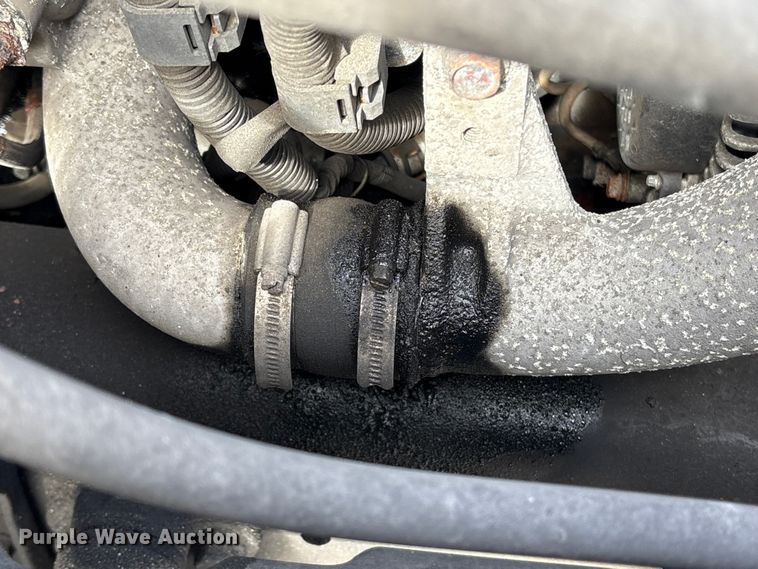 image for item ET8584 2017 Hino 268 box truck