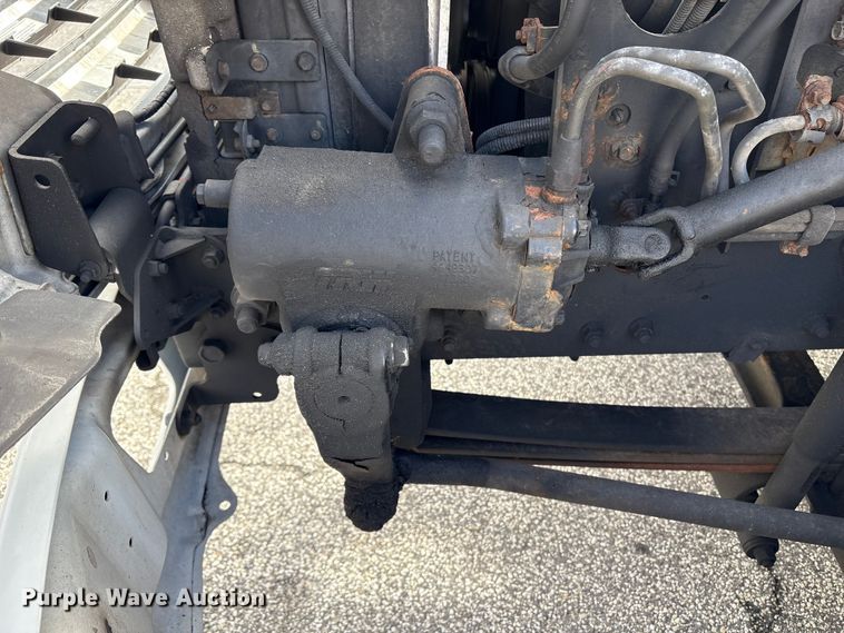 image for item ET8584 2017 Hino 268 box truck