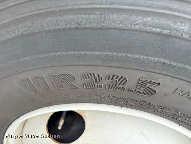 image for item ET8584 2017 Hino 268 box truck