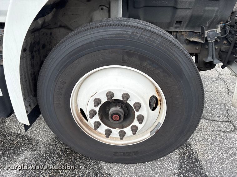 image for item ET8584 2017 Hino 268 box truck