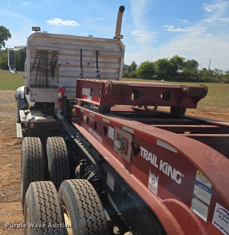 image for item EU3827 2010 Mack GU813 semi truck