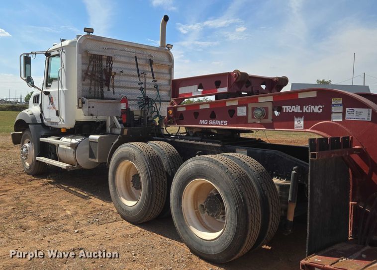 image for item EU3827 2010 Mack GU813 semi truck