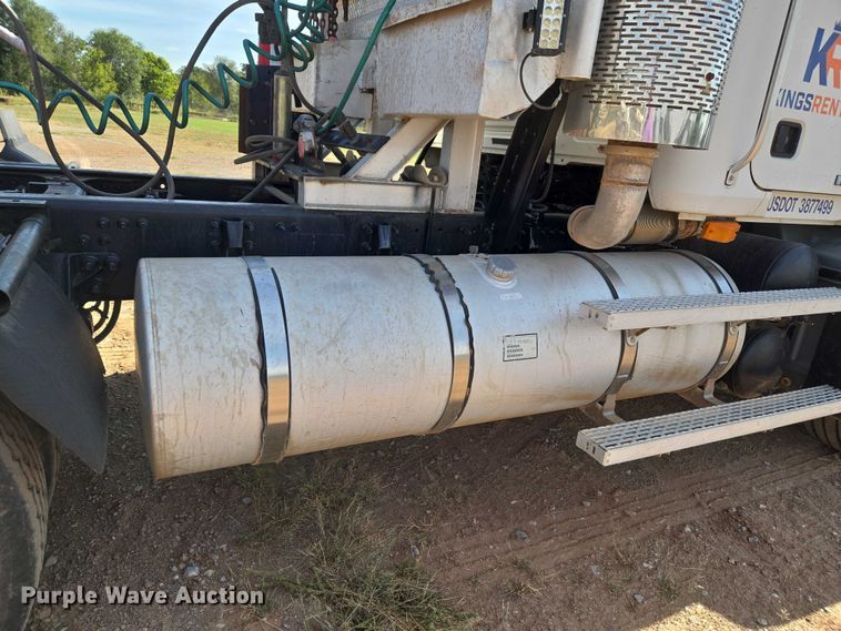 image for item EU3827 2010 Mack GU813 semi truck