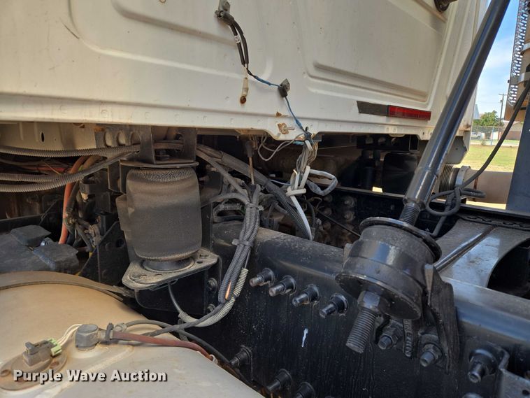 image for item EU3827 2010 Mack GU813 semi truck