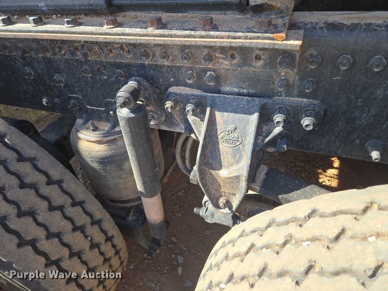 image for item EU3827 2010 Mack GU813 semi truck