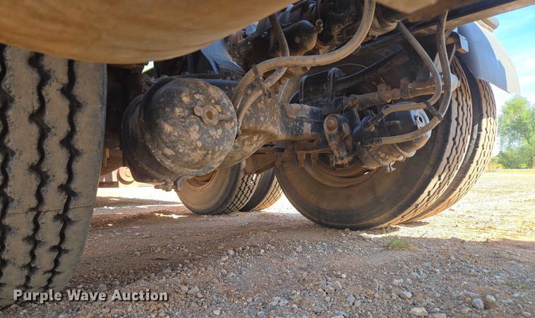 image for item EU3827 2010 Mack GU813 semi truck