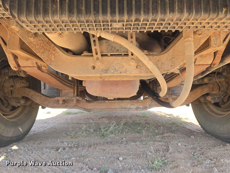 image for item EU3827 2010 Mack GU813 semi truck