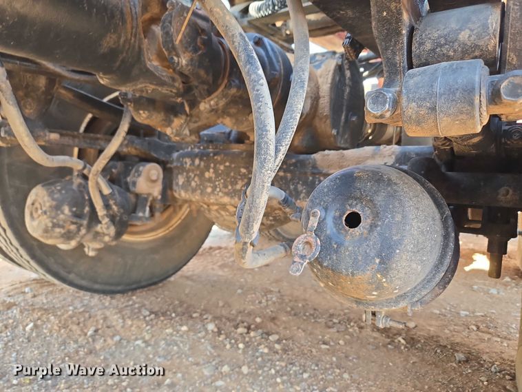 image for item EU3827 2010 Mack GU813 semi truck