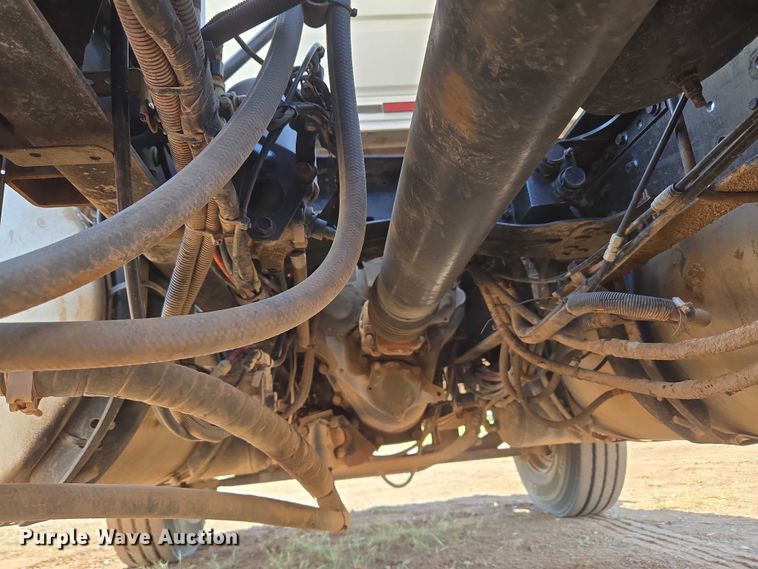 image for item EU3827 2010 Mack GU813 semi truck